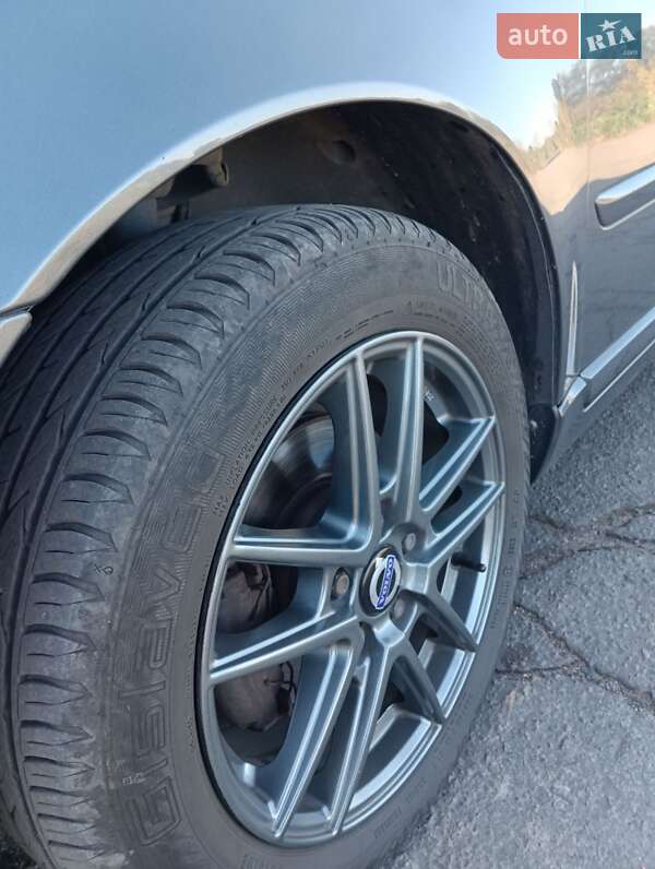 Универсал Volvo V50 2012 в Нововолынске