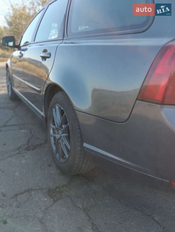 Универсал Volvo V50 2012 в Нововолынске