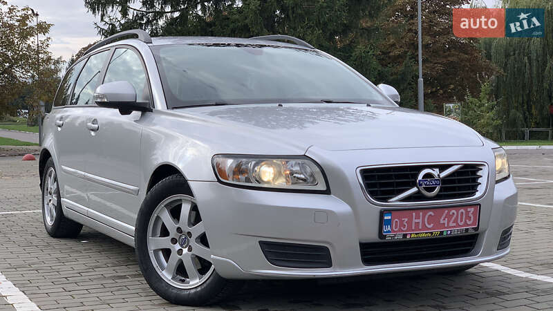Универсал Volvo V50 2010 в Луцке фото 3 Универсал Volvo V50 2010 в Луцке