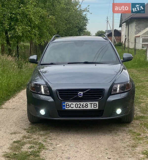 Универсал Volvo V50 2010 в Львове