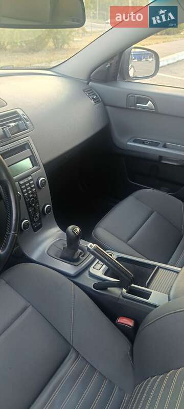 Универсал Volvo V50 2011 в Киеве фото Универсал Volvo V50 2011 в Киеве