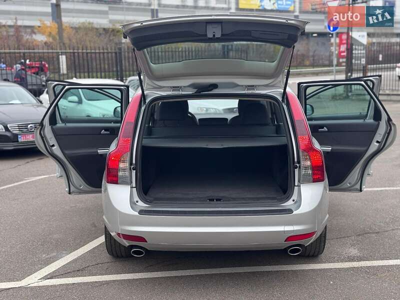 Універсал Volvo V50 2011 в Києві