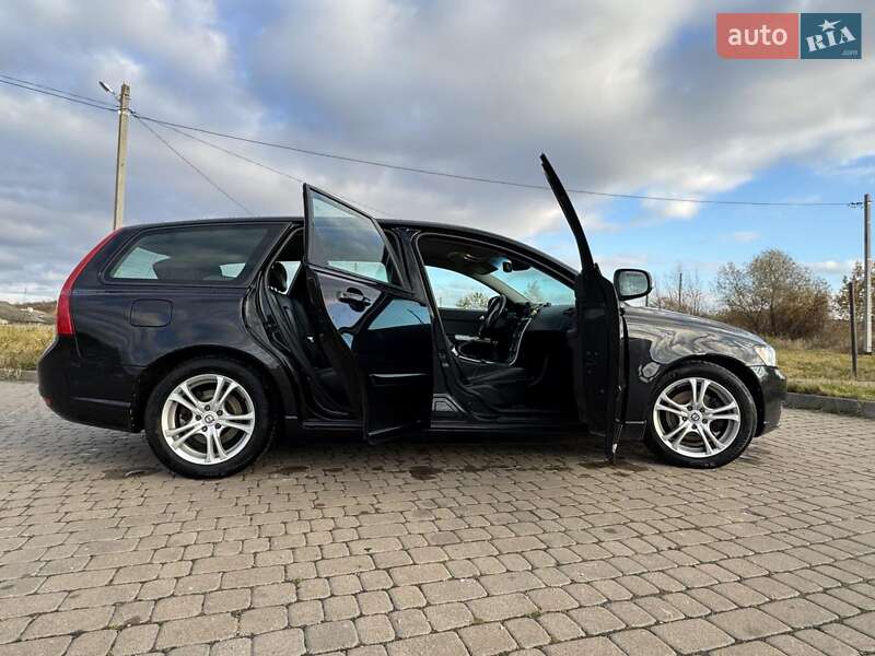 Универсал Volvo V50 2011 в Николаеве