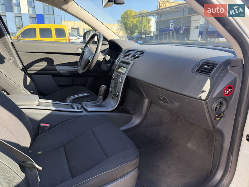 Універсал Volvo V50 2012 в Рівному