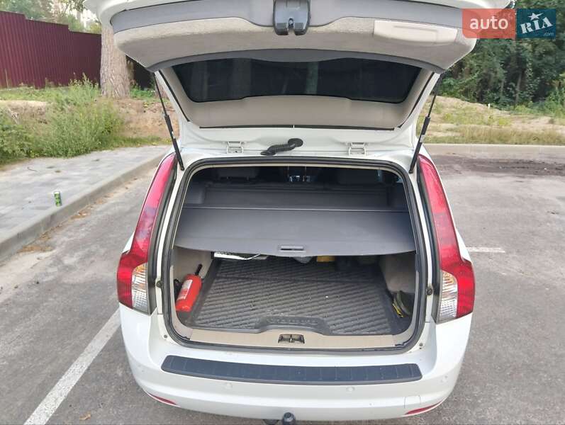 Универсал Volvo V50 2010 в Житомире фото 4 Универсал Volvo V50 2010 в Житомире