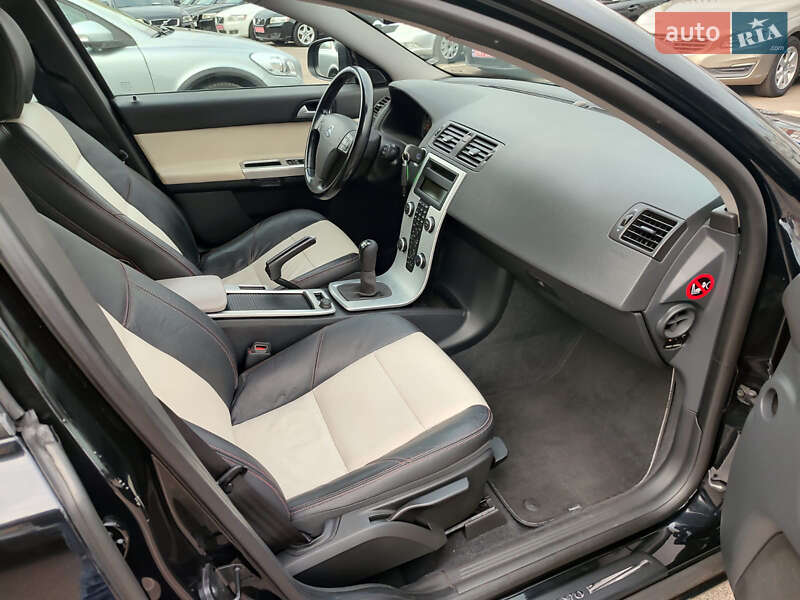 Універсал Volvo V50 2010 в Києві