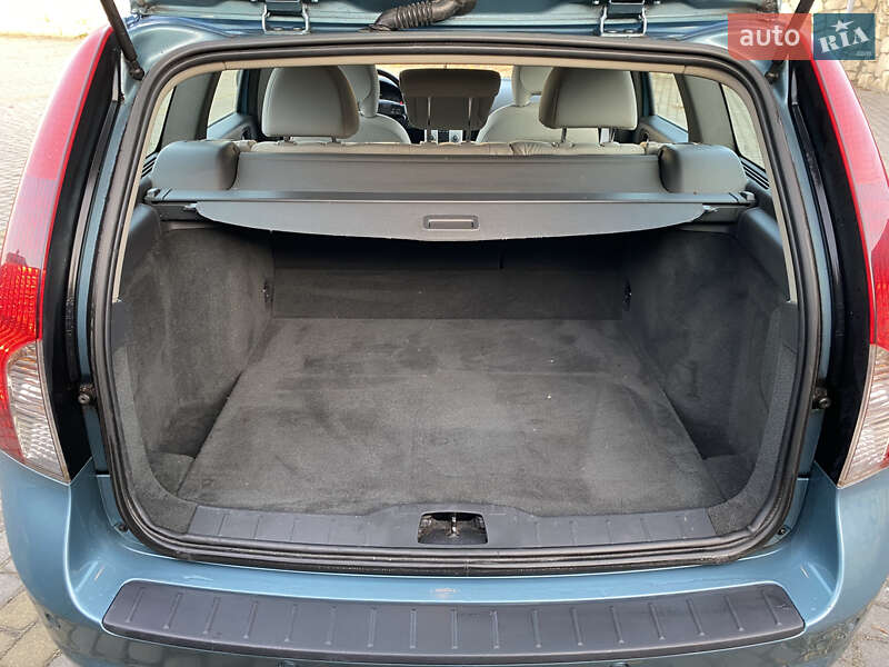 Универсал Volvo V50 2010 в Львове фото 32 Универсал Volvo V50 2010 в Львове