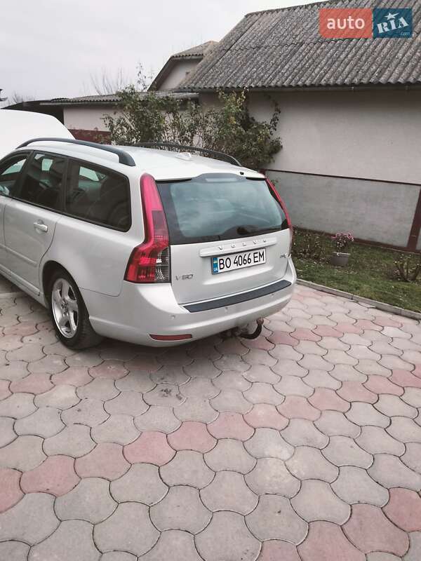 Универсал Volvo V50 2010 в Хоросткове