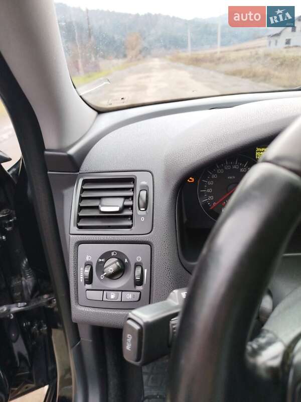 Универсал Volvo V50 2012 в Турке фото 27 Универсал Volvo V50 2012 в Турке