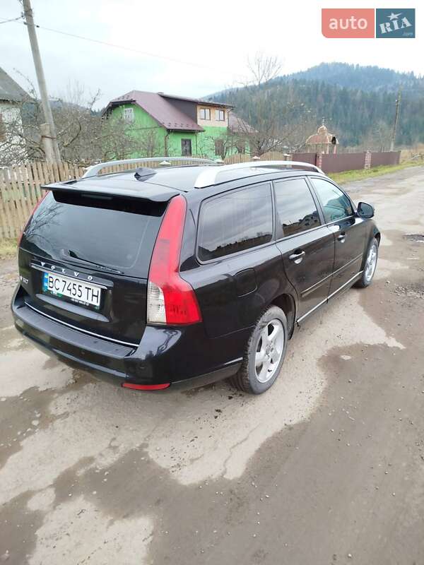 Универсал Volvo V50 2012 в Турке фото 49 Универсал Volvo V50 2012 в Турке