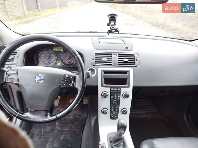 Универсал Volvo V50 2012 в Турке фото 68 Универсал Volvo V50 2012 в Турке