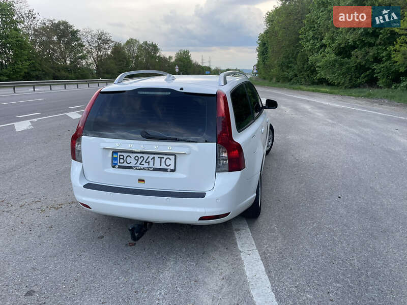 Універсал Volvo V50 2011 в Бродах