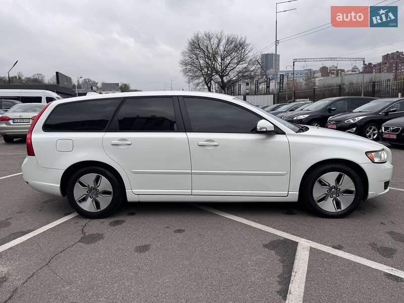 Универсал Volvo V50 2012 в Киеве