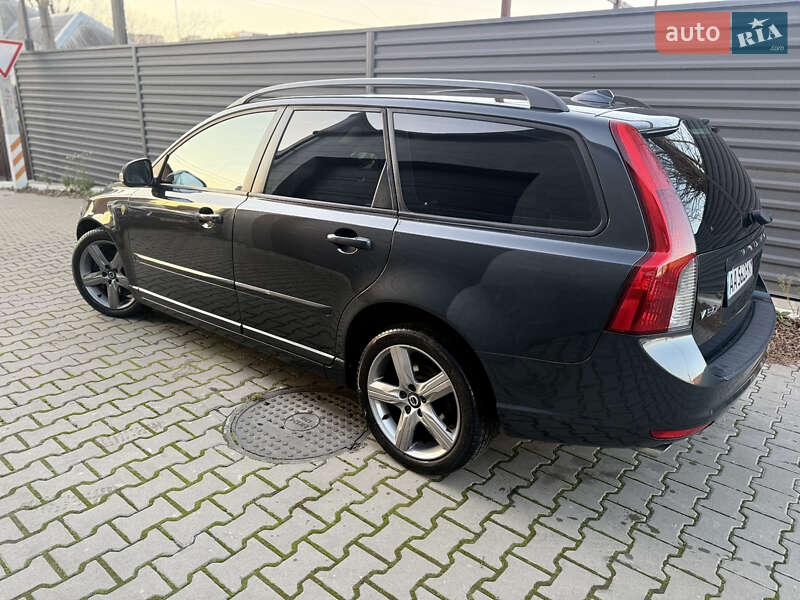 Универсал Volvo V50 2010 в Киеве