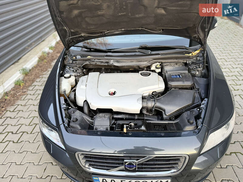 Универсал Volvo V50 2010 в Киеве