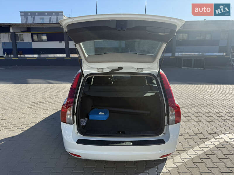Универсал Volvo V50 2012 в Ровно