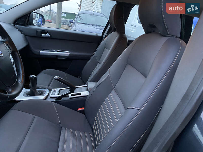 Универсал Volvo V50 2010 в Ровно