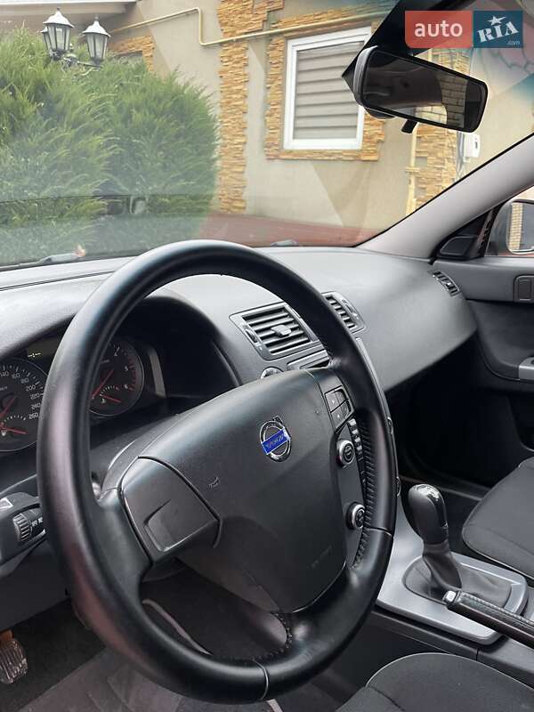 Универсал Volvo V50 2010 в Киеве фото 15 Универсал Volvo V50 2010 в Киеве