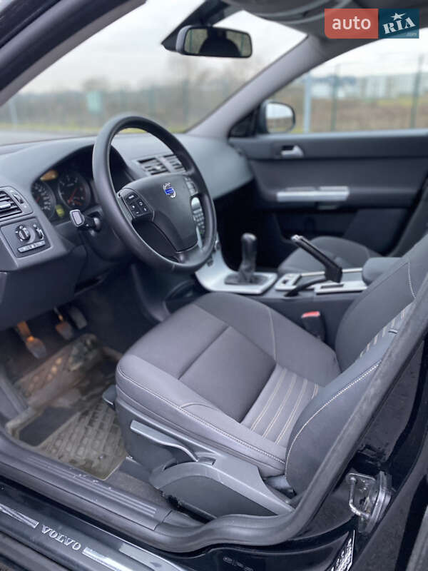 Универсал Volvo V50 2010 в Ровно
