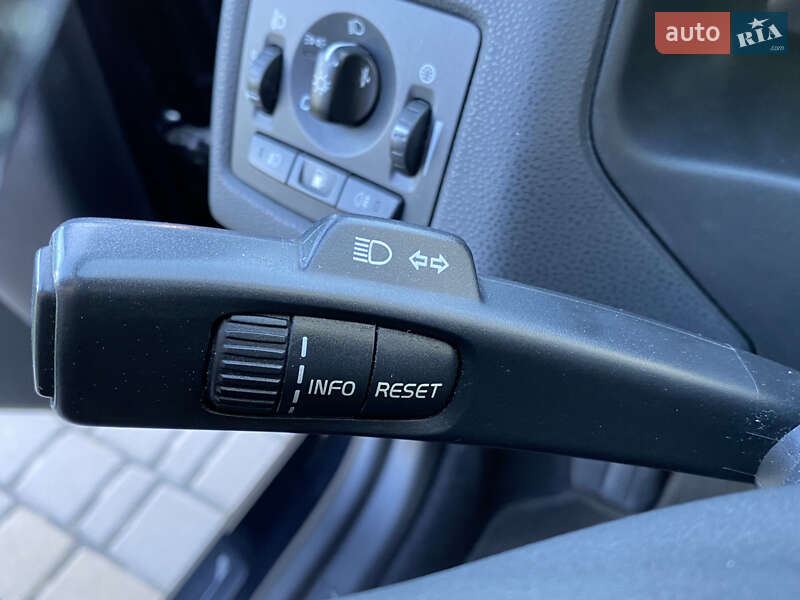 Универсал Volvo V50 2010 в Луцке