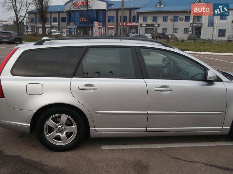 Універсал Volvo V50 2010 в Житомирі