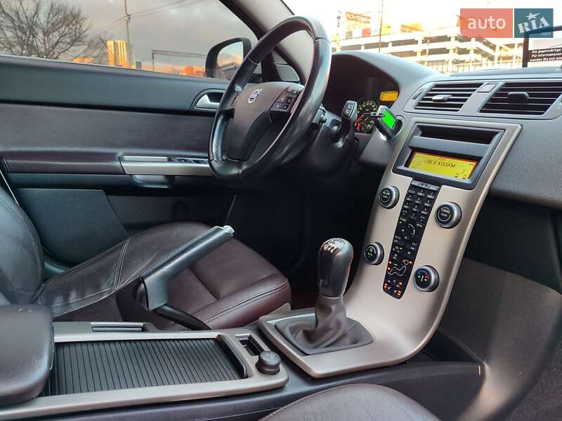 Универсал Volvo V50 2012 в Киеве