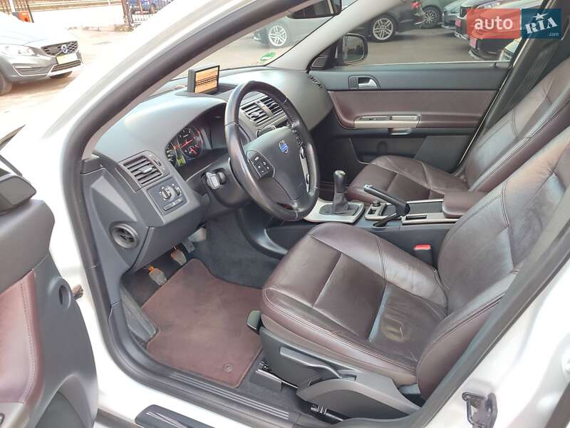 Универсал Volvo V50 2012 в Киеве