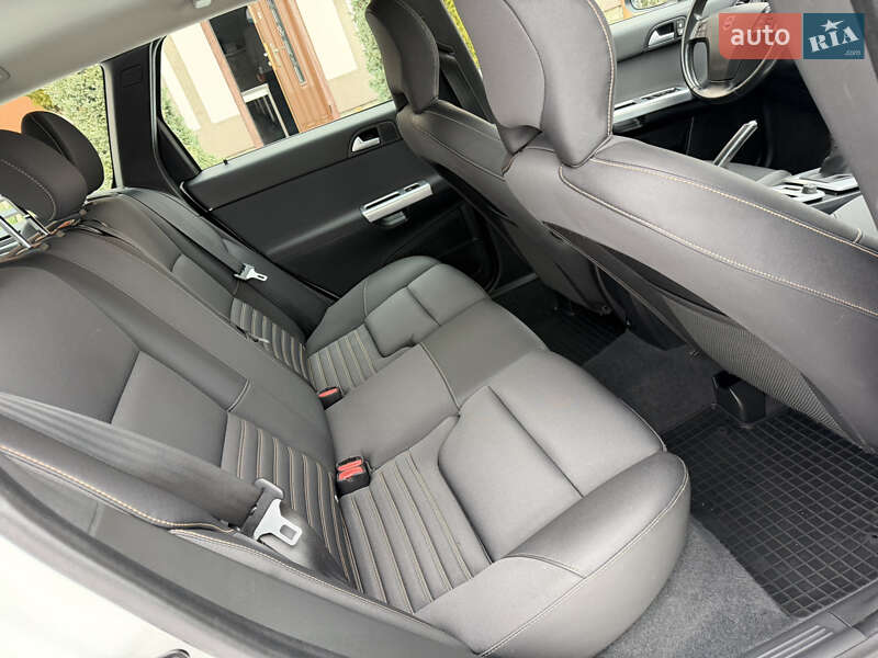 Універсал Volvo V50 2011 в Стрию