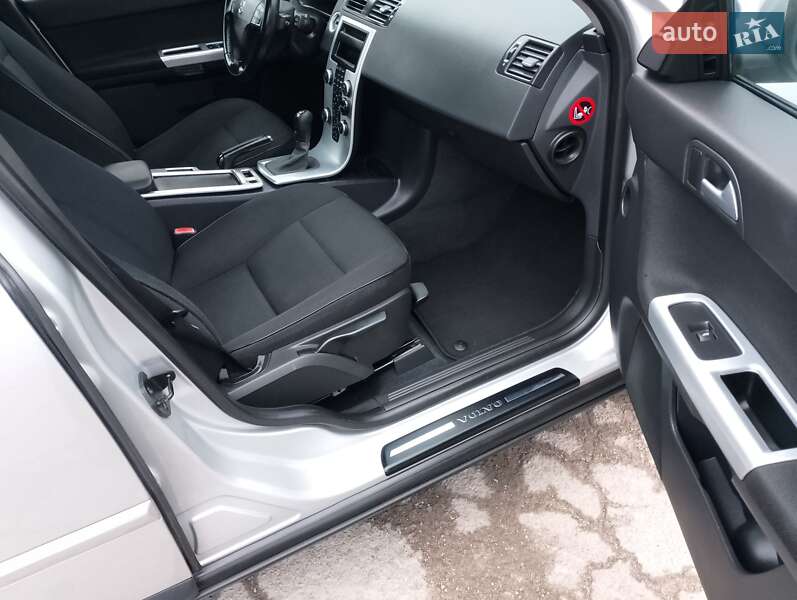 Універсал Volvo V50 2010 в Тернополі фото 27 Універсал Volvo V50 2010 в Тернополі