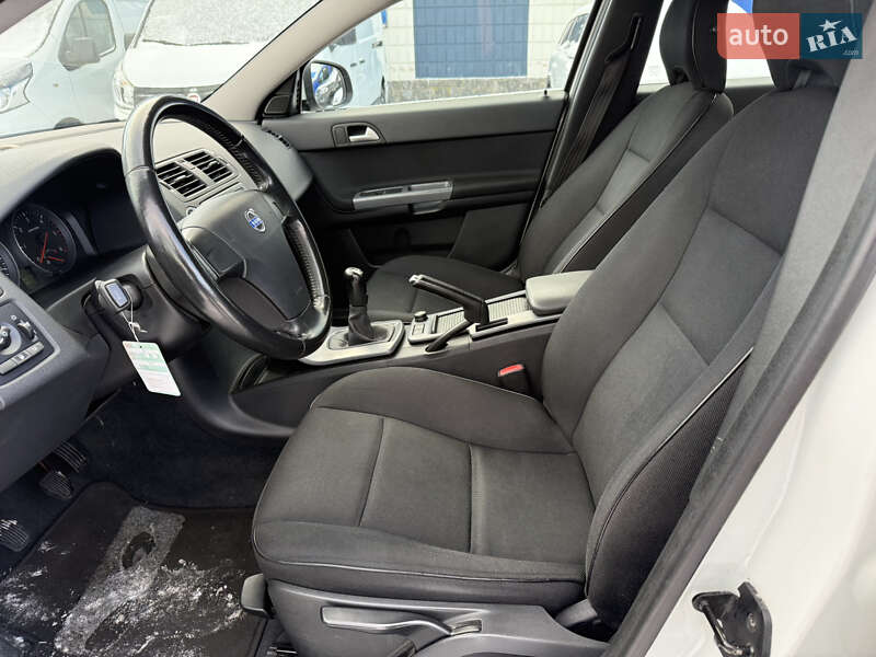 Універсал Volvo V50 2012 в Рівному