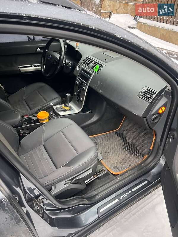 Универсал Volvo V50 2004 в Киеве фото Универсал Volvo V50 2004 в Киеве