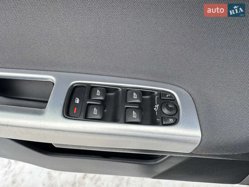 Универсал Volvo V50 2011 в Киеве фото 49 Универсал Volvo V50 2011 в Киеве