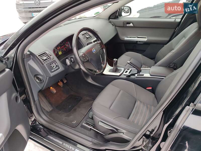 Универсал Volvo V50 2011 в Киеве фото 59 Универсал Volvo V50 2011 в Киеве