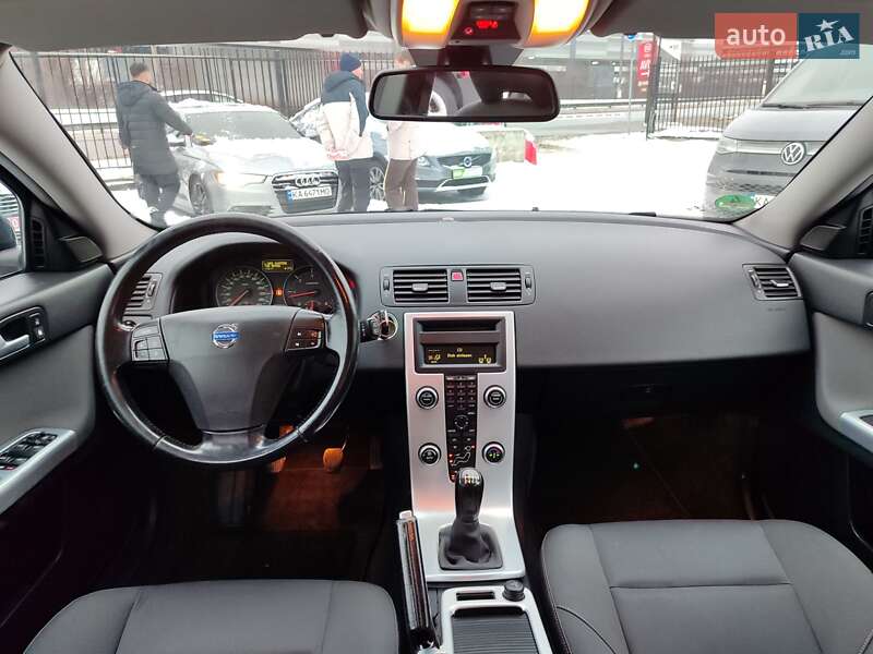 Универсал Volvo V50 2011 в Киеве фото 3 Универсал Volvo V50 2011 в Киеве