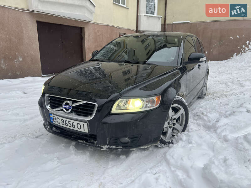 Універсал Volvo V50 2010 в Львові