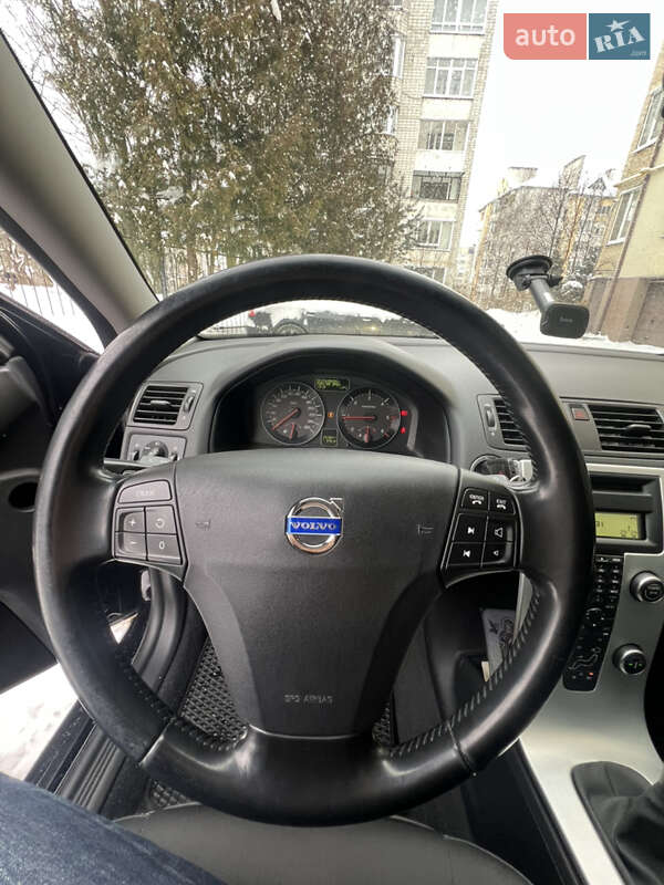 Універсал Volvo V50 2010 в Львові