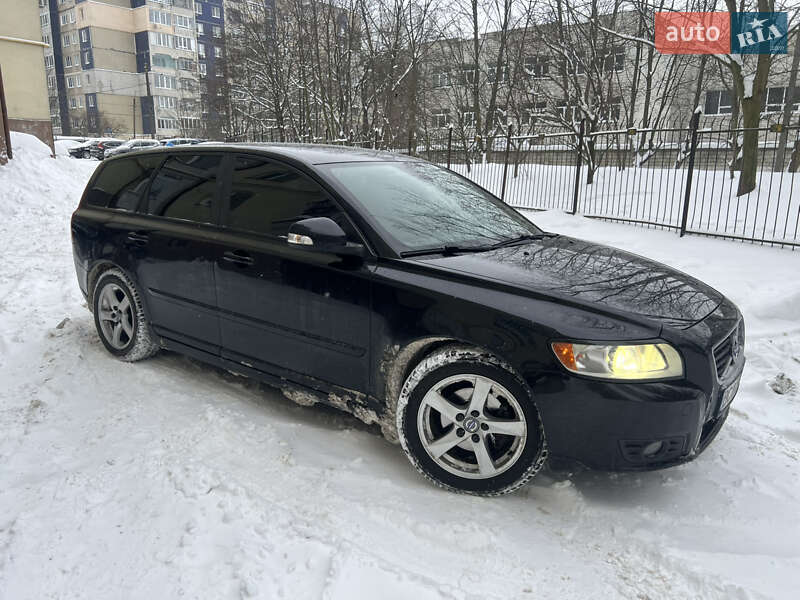 Універсал Volvo V50 2010 в Львові