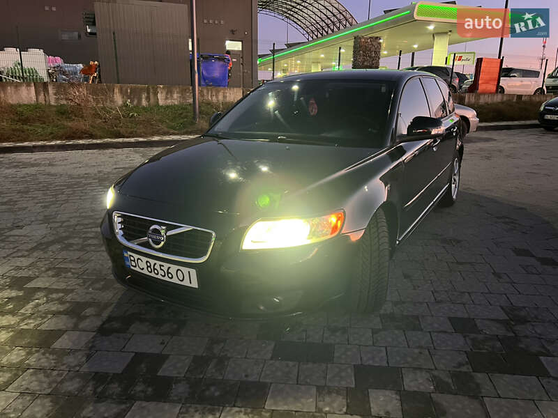 Універсал Volvo V50 2010 в Львові