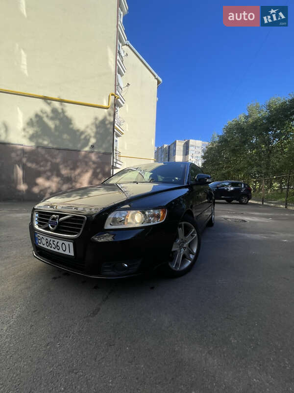 Універсал Volvo V50 2010 в Львові