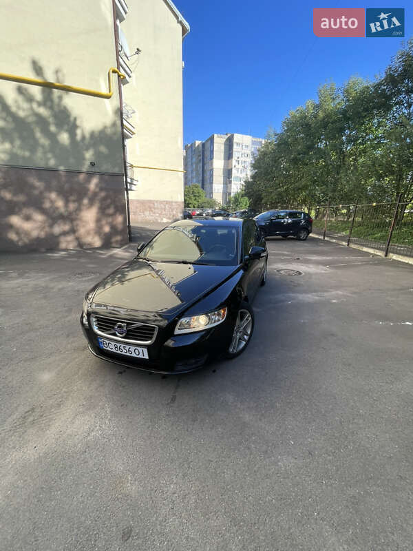 Універсал Volvo V50 2010 в Львові