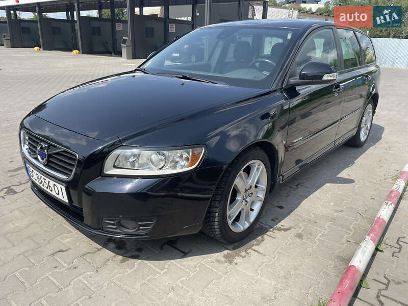 Універсал Volvo V50 2010 в Львові