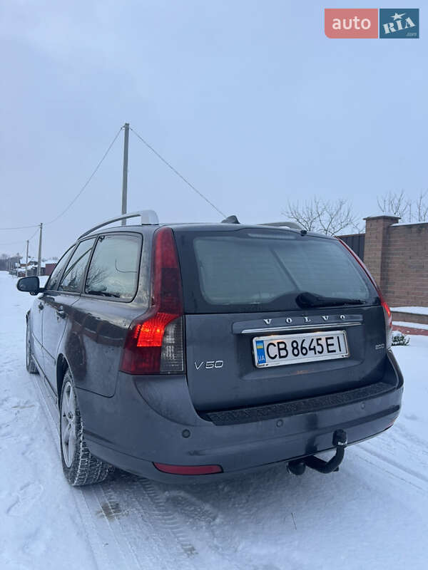 Универсал Volvo V50 2010 в Чернигове