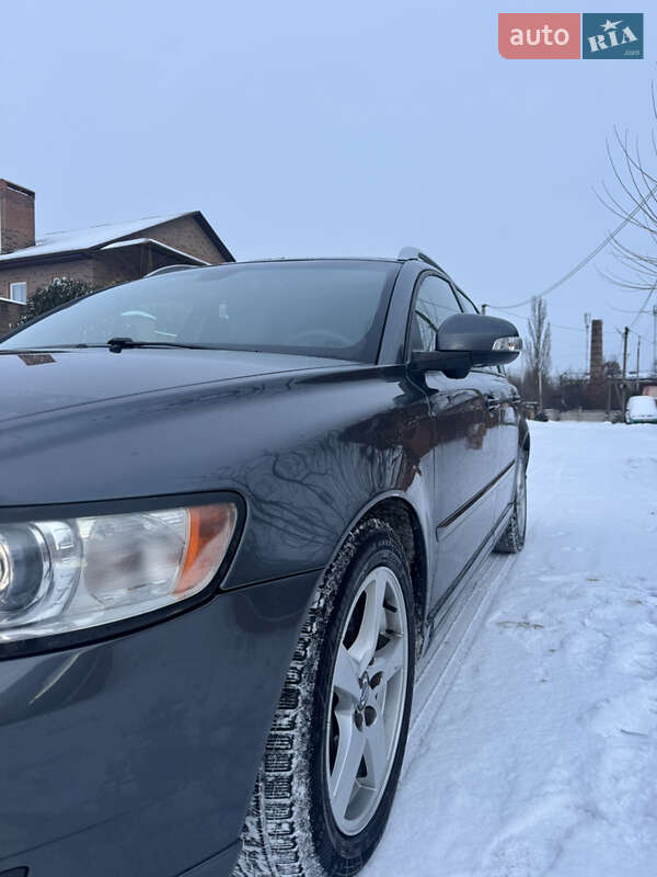 Универсал Volvo V50 2010 в Чернигове