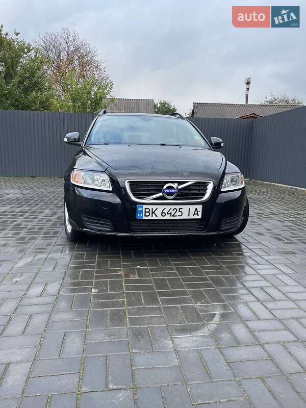 Универсал Volvo V50 2010 в Костополе