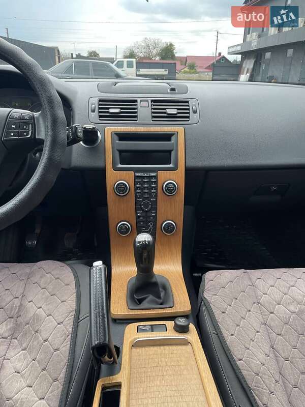 Универсал Volvo V50 2010 в Костополе