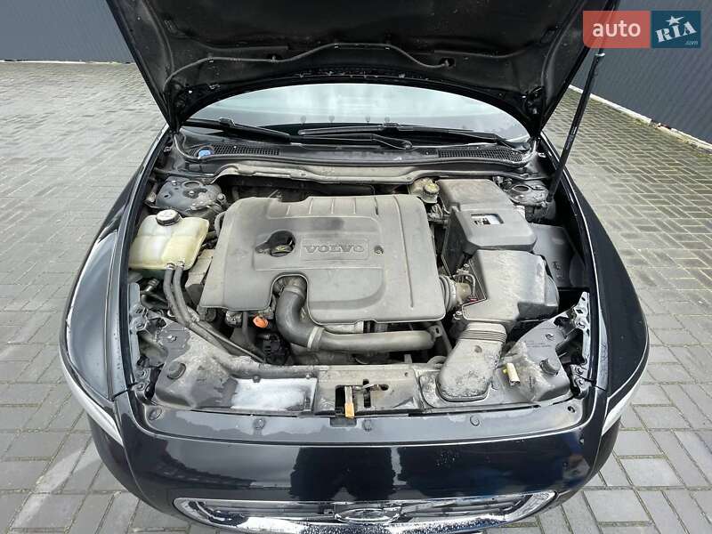 Универсал Volvo V50 2010 в Костополе