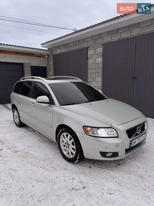 Volvo V50 2011