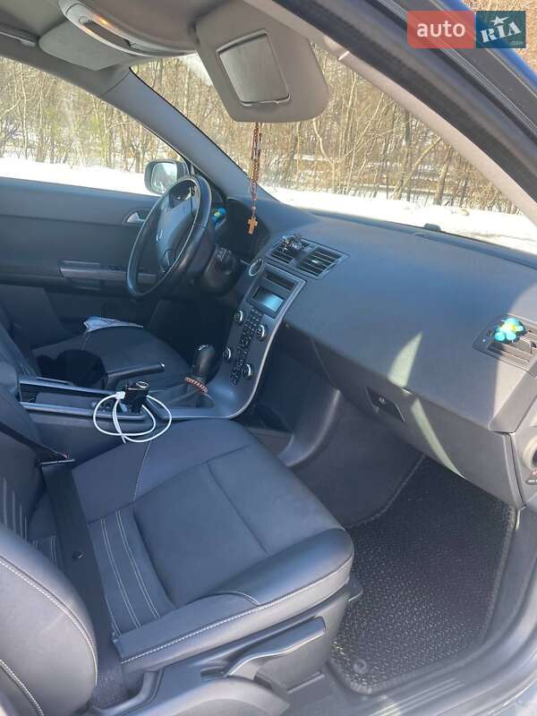 Универсал Volvo V50 2009 в Выгоде