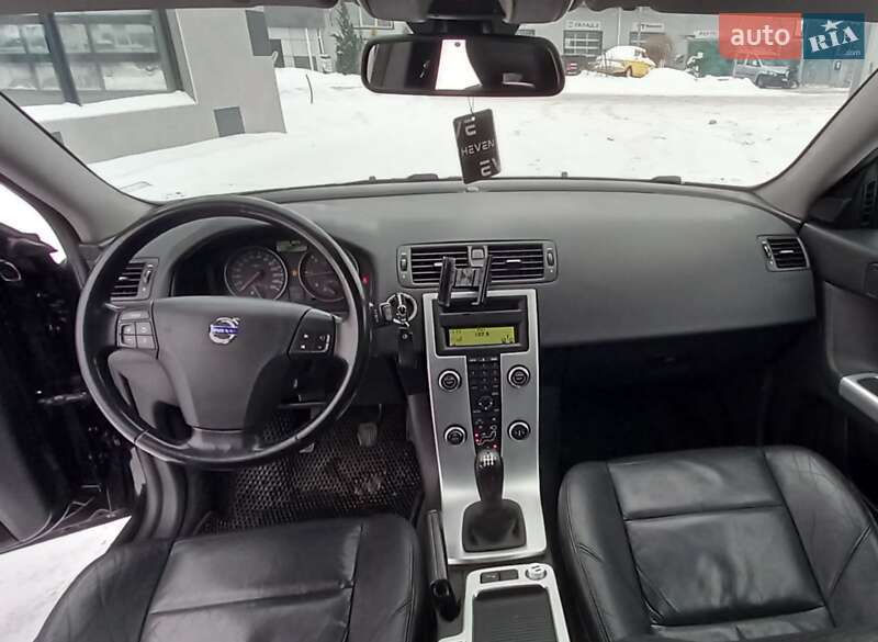 Универсал Volvo V50 2010 в Сарнах