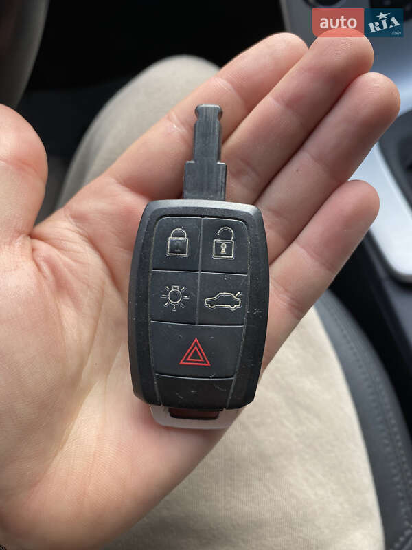 Универсал Volvo V50 2012 в Сумах